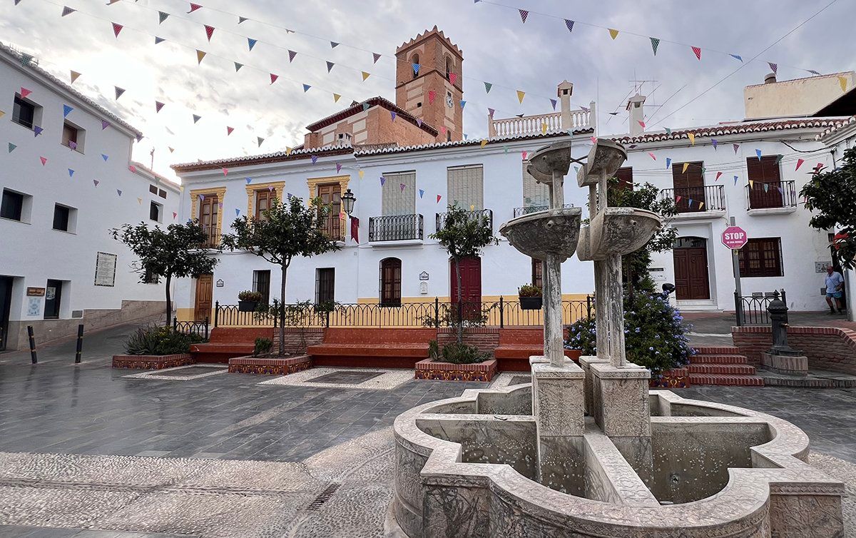 Los 10 mejores lugares que ver en Salobreña bit.ly/3YX6dR1 Por <a href="/SitiosdeEspana/">Sitios de España</a>