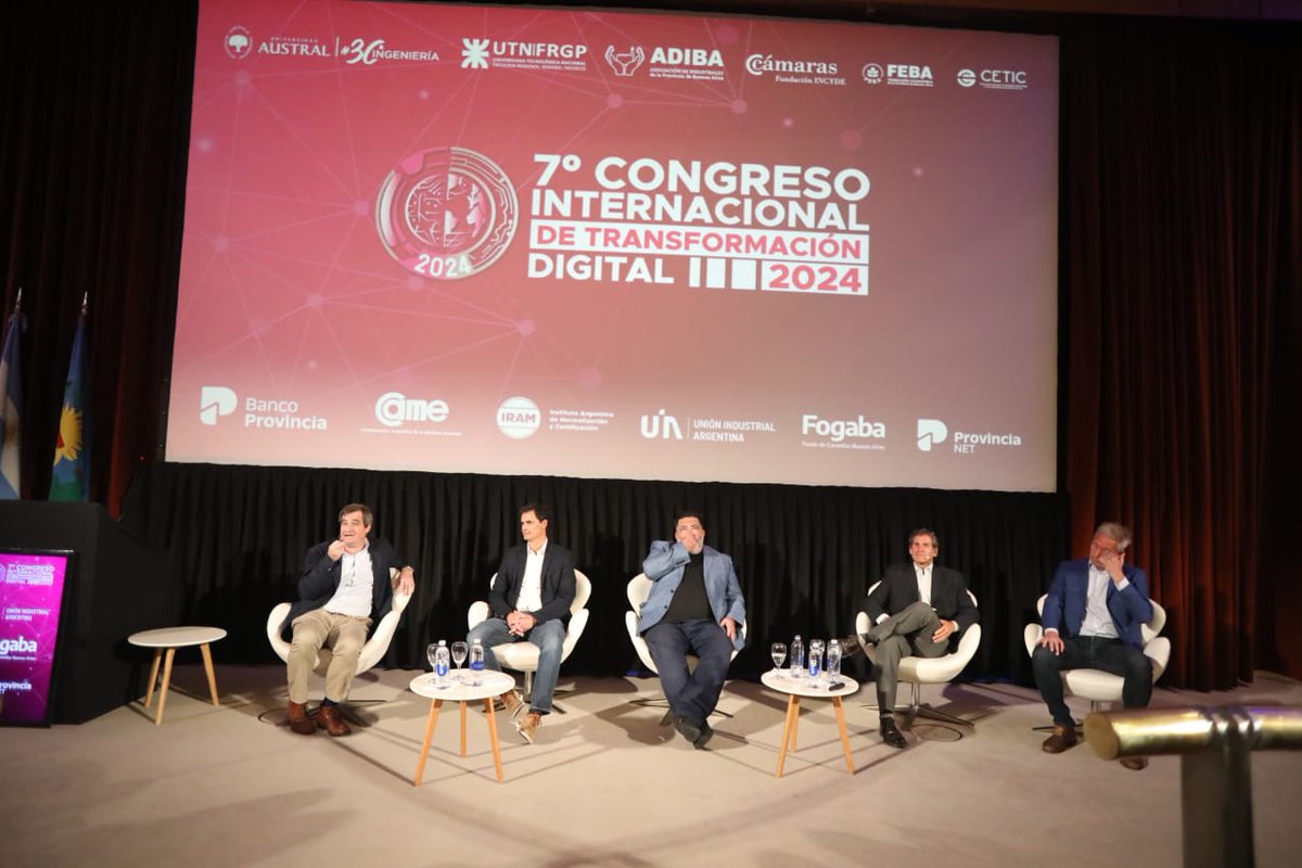 Hoy se presentaron paneles en diversas temáticas de la mano de expertos.
Los disertantes pertenecen a grandes empresas como Mercado Libre, Siemens, ARCHE, Energy Patagonia, ARCOR y Telecom Argentina. Y entidades como UIA, Universidad Austral y UTN.