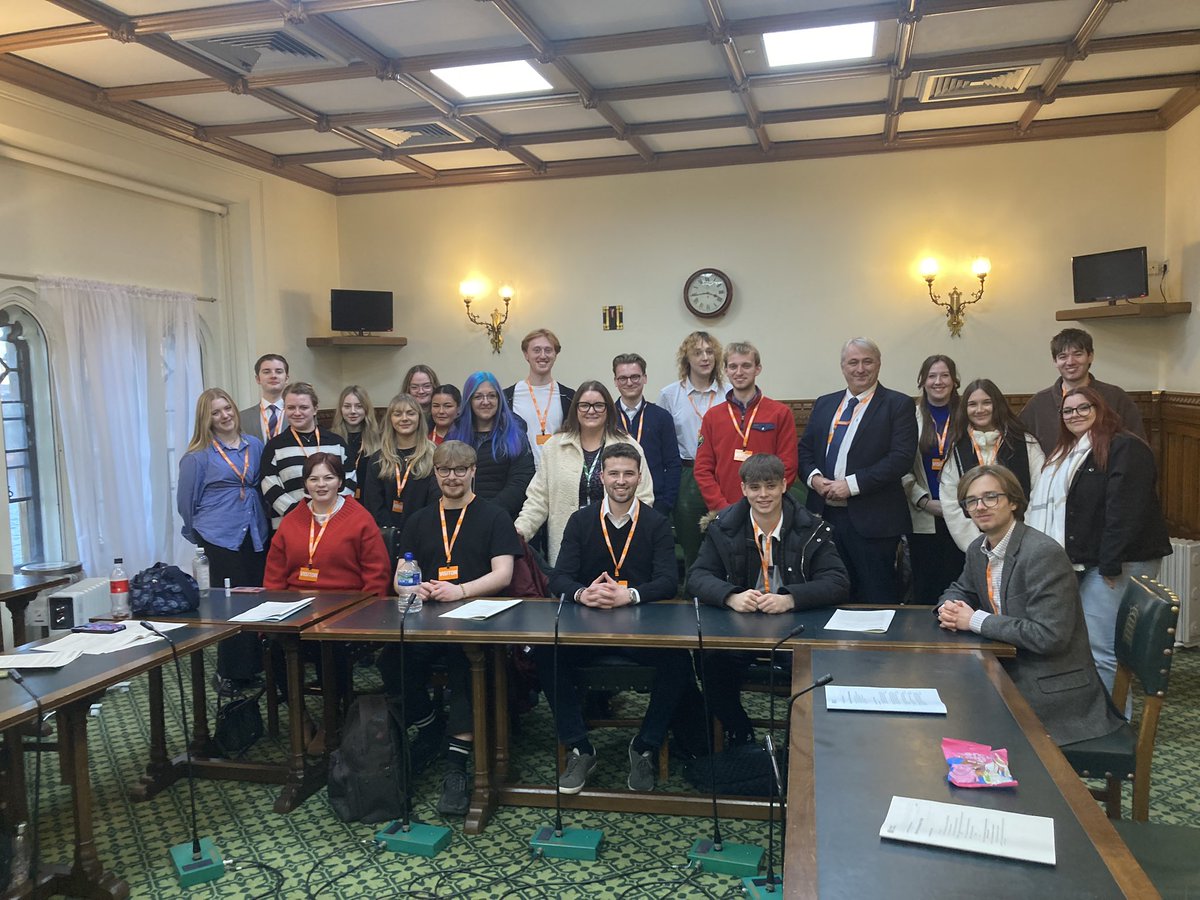 adefty's tweet photo. Heading home after another stimulating Parliamentary Studies visit to @UKParliament . Proud &amp; humbled to hear @UoLSPSS alumni @LeighInghamMP talk about the influence of our much missed colleague and friend, Jacqui Briggs, on her path to Parliament https://t.co/kxNpGVWnvc
