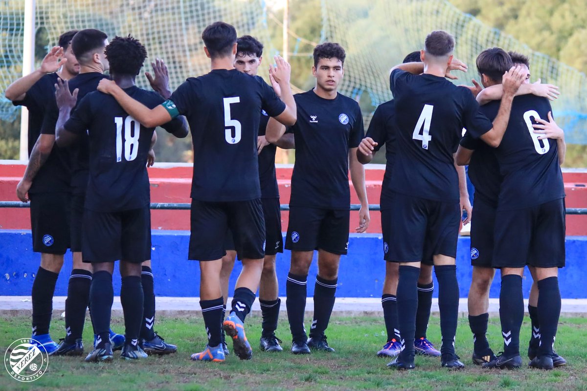 💙🥇 ¡El #XerezB asalta el liderato!

🔹 El conjunto de Francis se coloca en primera posición en su camino por el ascenso a Primera Andaluza.

📸 Ricardo de la Vega

#CanteraXDFC