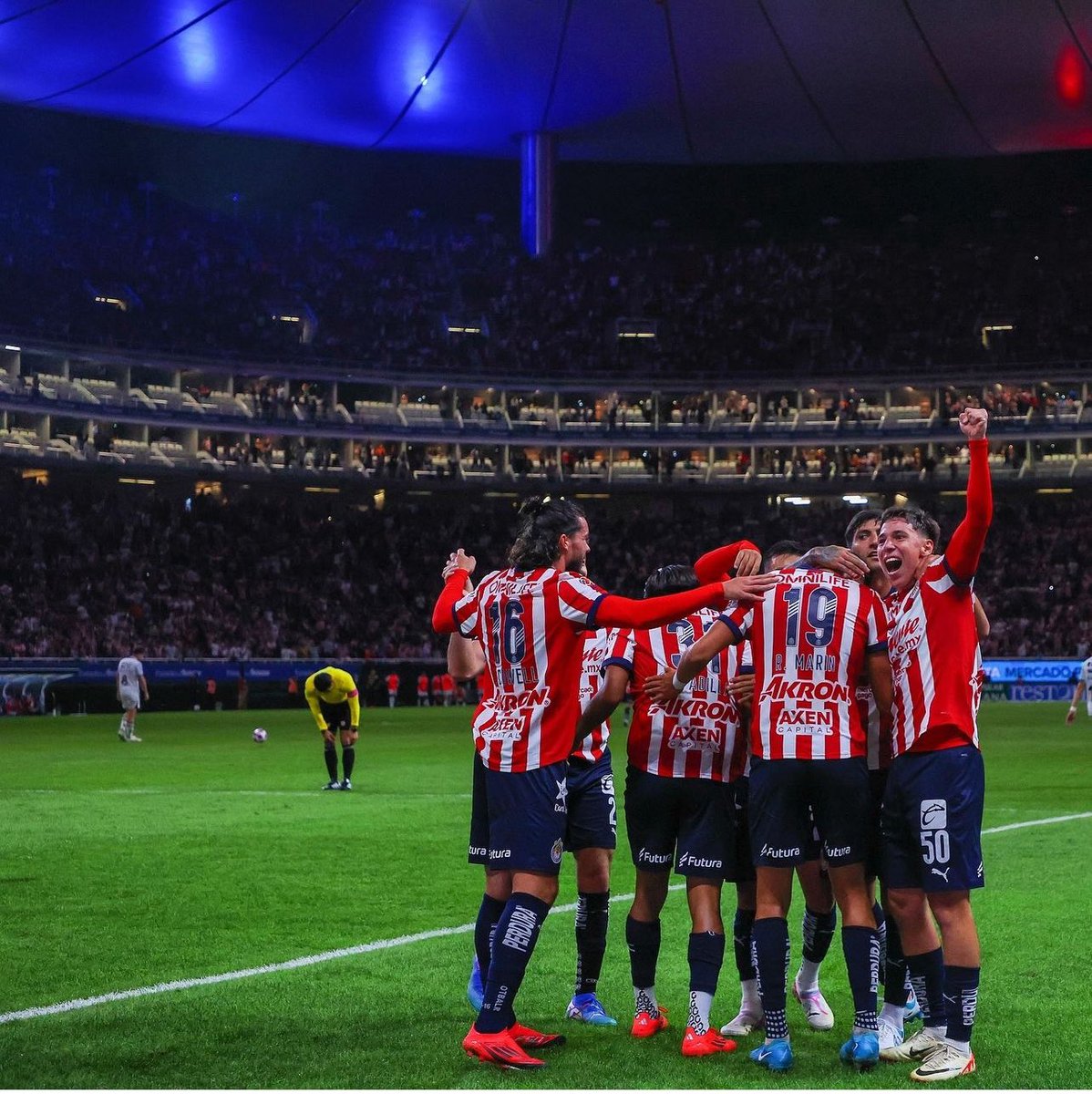 LopezElizondo11's tweet image. 🚨GIVEAWAY ROJIBLANCO🚨

🎫 GANA UN PASE DOBLE PARA EL @Chivas vs #Atlas 

1⃣ Sigue a @calientesports y a mí
2⃣ Dale 🔁 y ❤️
3 Comenta con una foto tuya usando el jersey de Chivas, se original y usa #MásAcciónMásDiversión 🔥

🎫 ¡Se regalarán DOS pases dobles! 📲