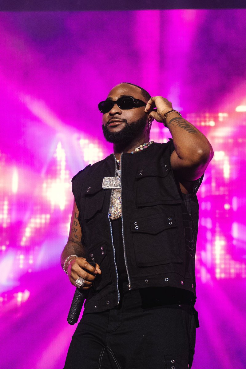 lifeofolaa's tweet photo. @davido Gather here if you stan Davido for life ❤️ https://t.co/IwGLtGYwzA