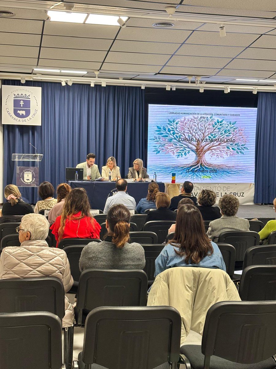 Javier_Ba_Lo's tweet photo. El pasado 18 de Noviembre se Inauguraron las I Jornadas de Humanización de la Atención Comunitaria y Cuidados del Área IV  organizadas por el Equipo de Cuidados Paliativos del Noroeste @Murciasalud @AytodeCaravaca https://t.co/q56Fxwk0uy