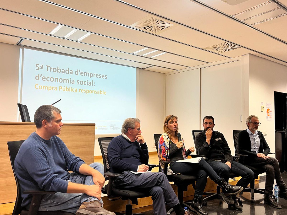 matarocat's tweet image. 🔷 5a Trobada d'Empreses d'Economia Social. El regidor @sergimoralesd ha donat la benvinguda. 

🔷 Acte coorganitzat amb la Càtedra d'Economia Social del @TecnoCampus.

💬 S'ha fet una taula rodona sobre la compra pública responsable.

#MataróESS #EconomiaSocialSolidària