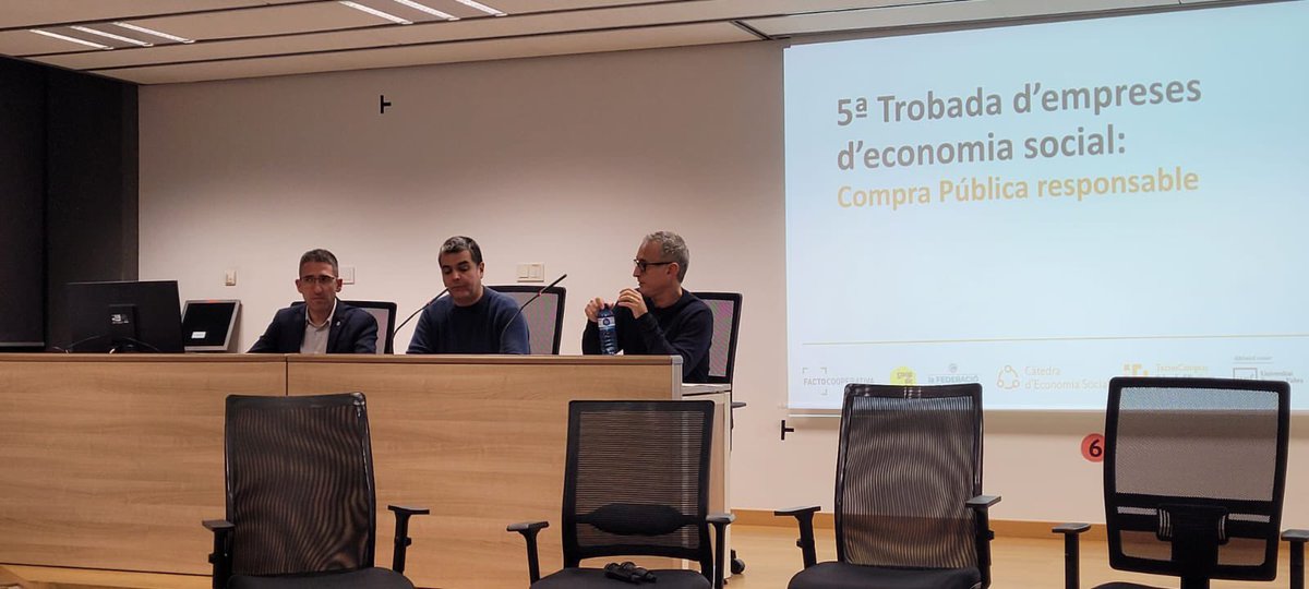 matarocat's tweet image. 🔷 5a Trobada d'Empreses d'Economia Social. El regidor @sergimoralesd ha donat la benvinguda. 

🔷 Acte coorganitzat amb la Càtedra d'Economia Social del @TecnoCampus.

💬 S'ha fet una taula rodona sobre la compra pública responsable.

#MataróESS #EconomiaSocialSolidària