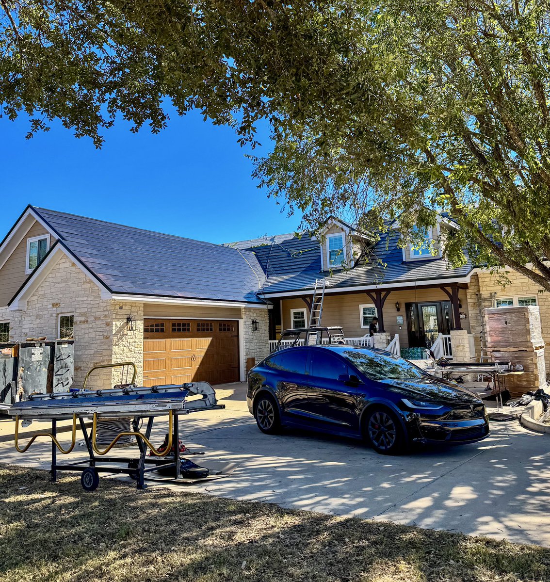 GoodFaithEnergy's tweet image. Bringing the future to life with the @teslaenergy Tesla Solar Roof and @Tesla Model X Plaid on site today. Clean energy and cutting-edge performance, all in one.

#Tesla #SolarRoof #ModelXPlaid #SustainableLiving #Innovation #GoodFaithEnergy #solar