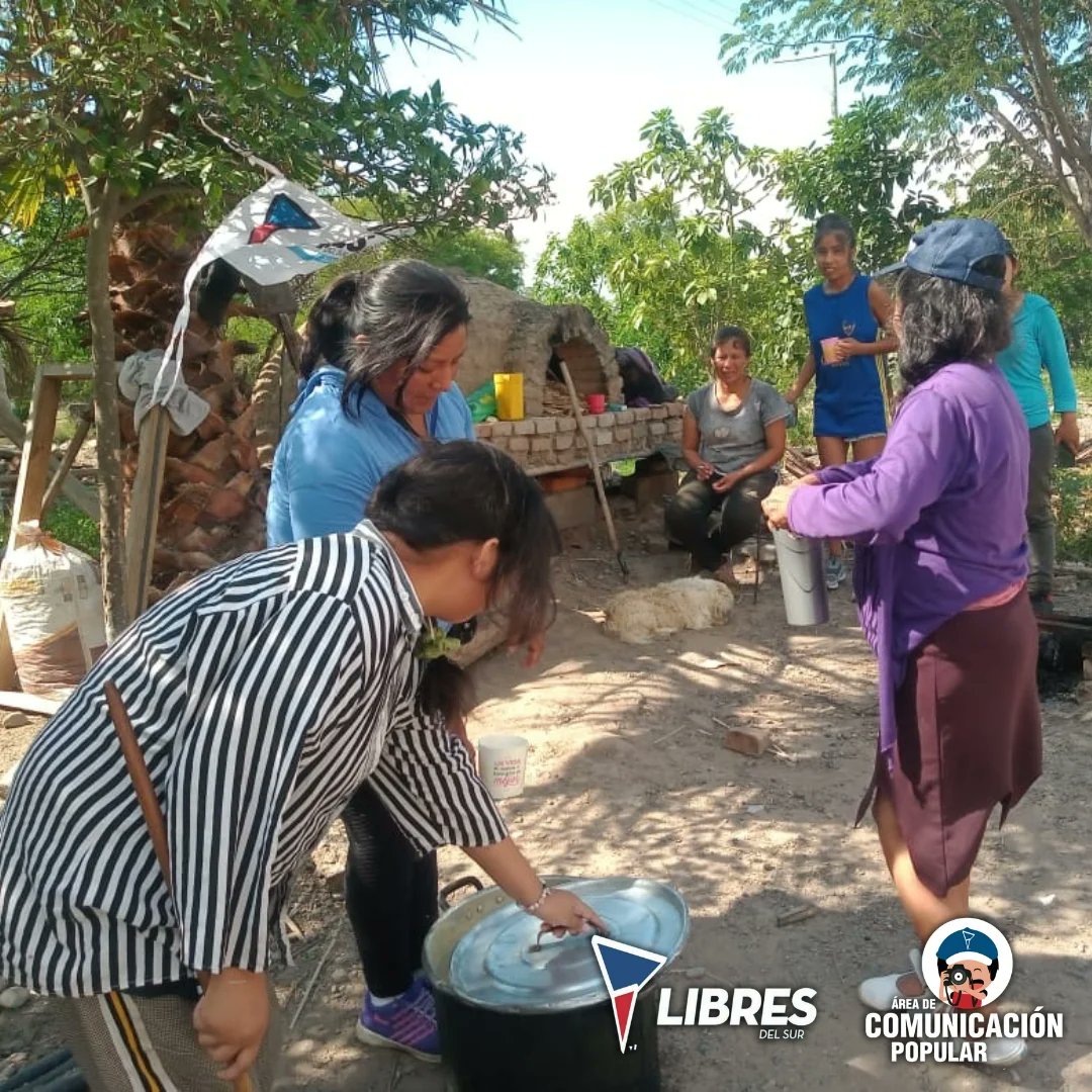 LibresDelSurJuy's tweet photo. ¡En el Merendero Rincón de Luz!

El sábado, compartieron un riquísimo anchi con las familias del barrio. Un momento de unión y alegría.

#merienda #fueramilei #LibresDelSurJujuy #comunicacion https://t.co/yNyyqg7uRz
