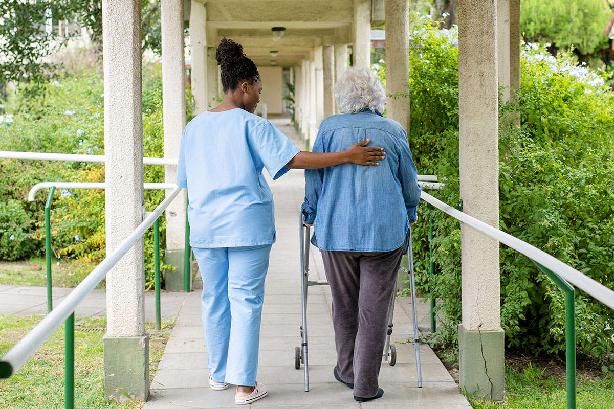 The Sparking Change in the Appropriate Use of Antipsychotics Awards Program is now live! The program will support person-centred care in long-term care homes across Canada to improve the quality of life for people living with dementia. Spark Change. healthcareexcellence.ca/en/what-we-do/…