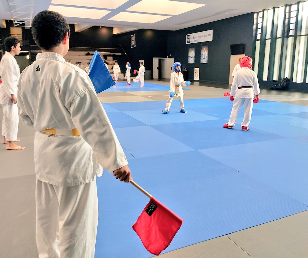 creteil_unss's tweet photo. Formation des Jeunes Arbitres 🥋 #Karaté 

50 jeunes qui organisent, se rencontrent et arbitrent 
#GénérationResponsable @AcCreteil

@leblanc_mesnil @unss_93 @AFCAM_Nationale @ffkarate https://t.co/VPUCU5fsg0