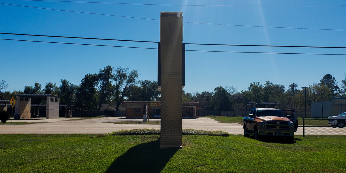 ledpartnershtx's tweet image. Excited to showcase our latest LED screen installation at Dickinson High School, part of Dickinson ISD! 🌟 This state-of-the-art technology enhances campus life and keeps the community informed and engaged. Go Gators! 🐊💙 #LEDPartners #SchoolPride #DickinsonISD #GoGators