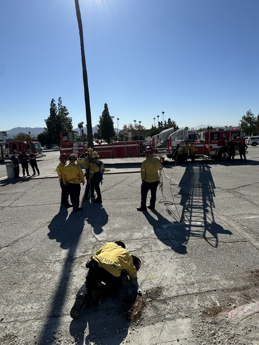 SBCOUNTYFIRE's tweet photo. SanBernardino (Update): Victim with possible lower extremity injuries. 

#USAR team enroute for high angle rescue. 

(Victim’s face has been obscured in photo) https://t.co/RY6F9xvdns