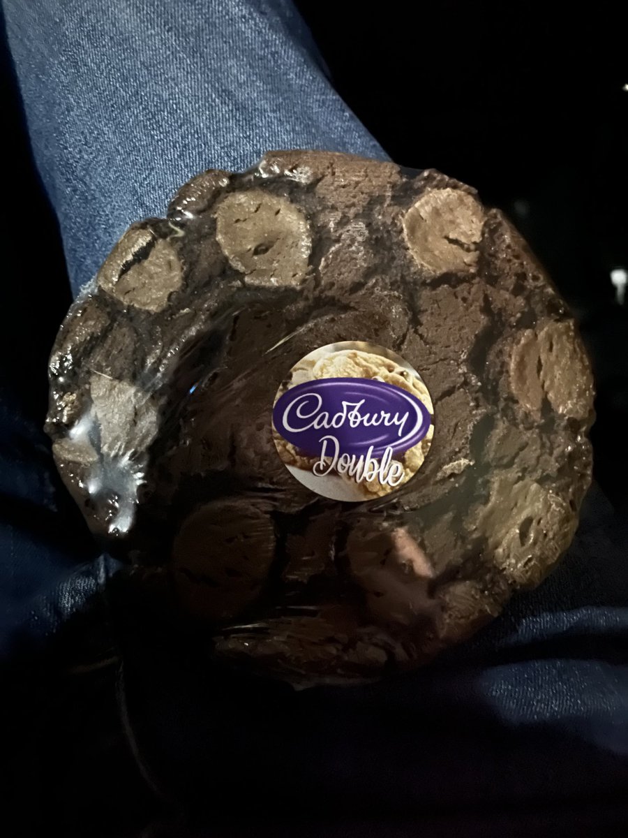 Had such a nice birthday treat out ⁦<a href="/MancXmasMarkets/">Manchester Christmas Markets</a>⁩ ⁦<a href="/jammiedodgers/">Jammie Dodgers</a>⁩ ⁦<a href="/CadburyUK/">Cadbury UK</a>⁩ ⁦<a href="/DairyMilkIn/">Cadbury Dairy Milk</a>⁩ ⁦<a href="/CadburyIreland/">Cadbury Ireland</a>⁩ ⁦<a href="/Cadbury_SA/">Cadbury Dairy Milk</a>⁩