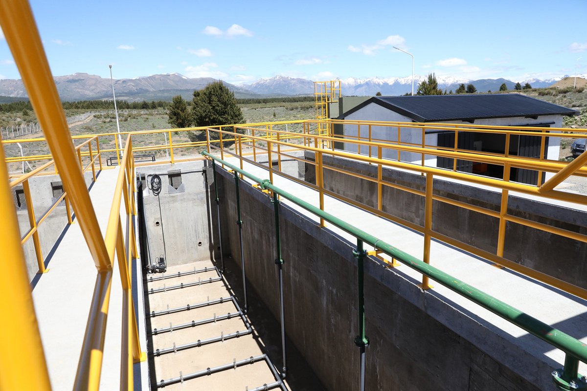 🔧 👷 Infraestructura que potencia el futuro

El Gobernador <a href="/Weretilneck/">Alberto Weretilneck</a> participó de la inauguración de la planta depuradora de líquidos cloacales en el Parque Industrial y Tecnológico de Bariloche.

📲 Conocé más detalles: bit.ly/4eGvhBi