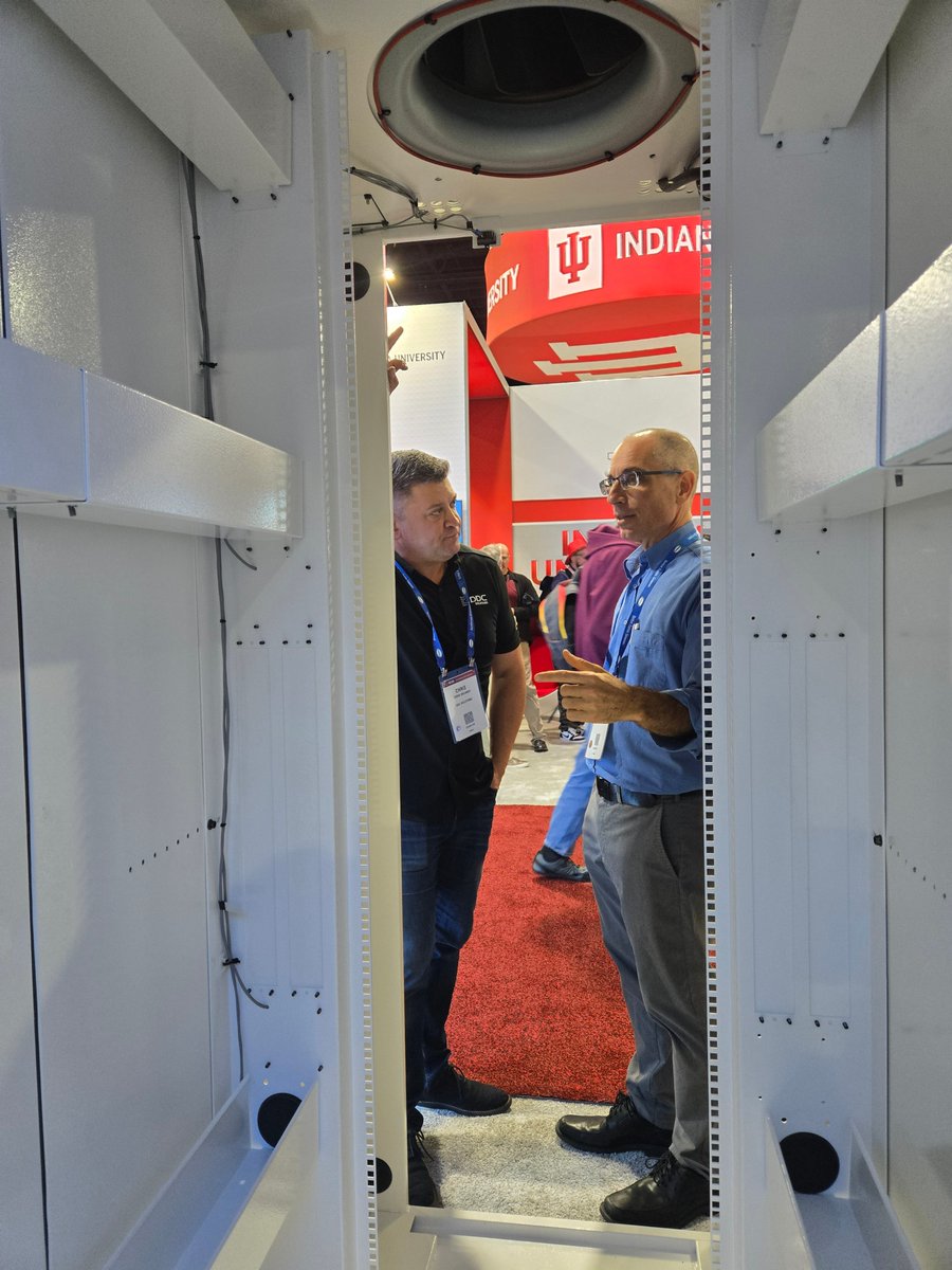 ddcdatacenter's tweet image. Introducing the 🆕 S-Series Version 4—the future of #datacentercooling is here.
Achieve up to 100kW air-cooled density and 400kW liquid-to-chip readiness per cabinet while lowering your TCO: ddcsolutions.com/newsroom/s-ser…
#supercomputing2024 #supercomputing #sc24‍‍‍‍‍‍‍‍‍