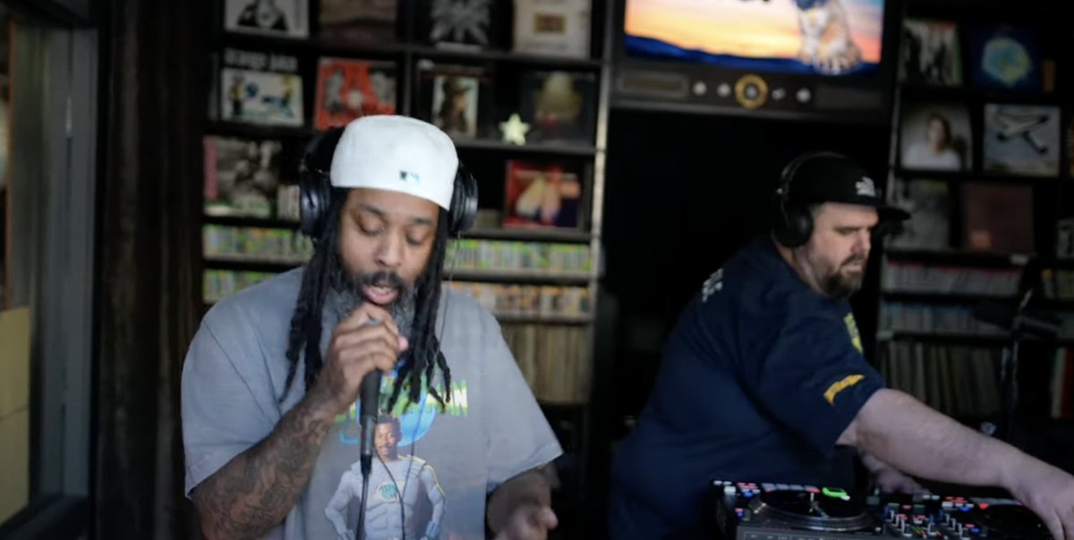 Catch <a href="/Cashlansky/">Cash Lansky</a> preform "No Heart In The Art" for <a href="/KXCIofficial/">KXCI 91.3FM Tucson</a> 

Watch ---&gt; youtube.com/watch?v=TE3S6Y…