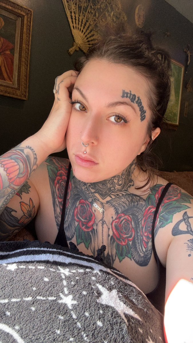 Bri tweet media