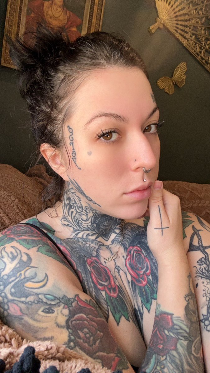 Bri tweet media
