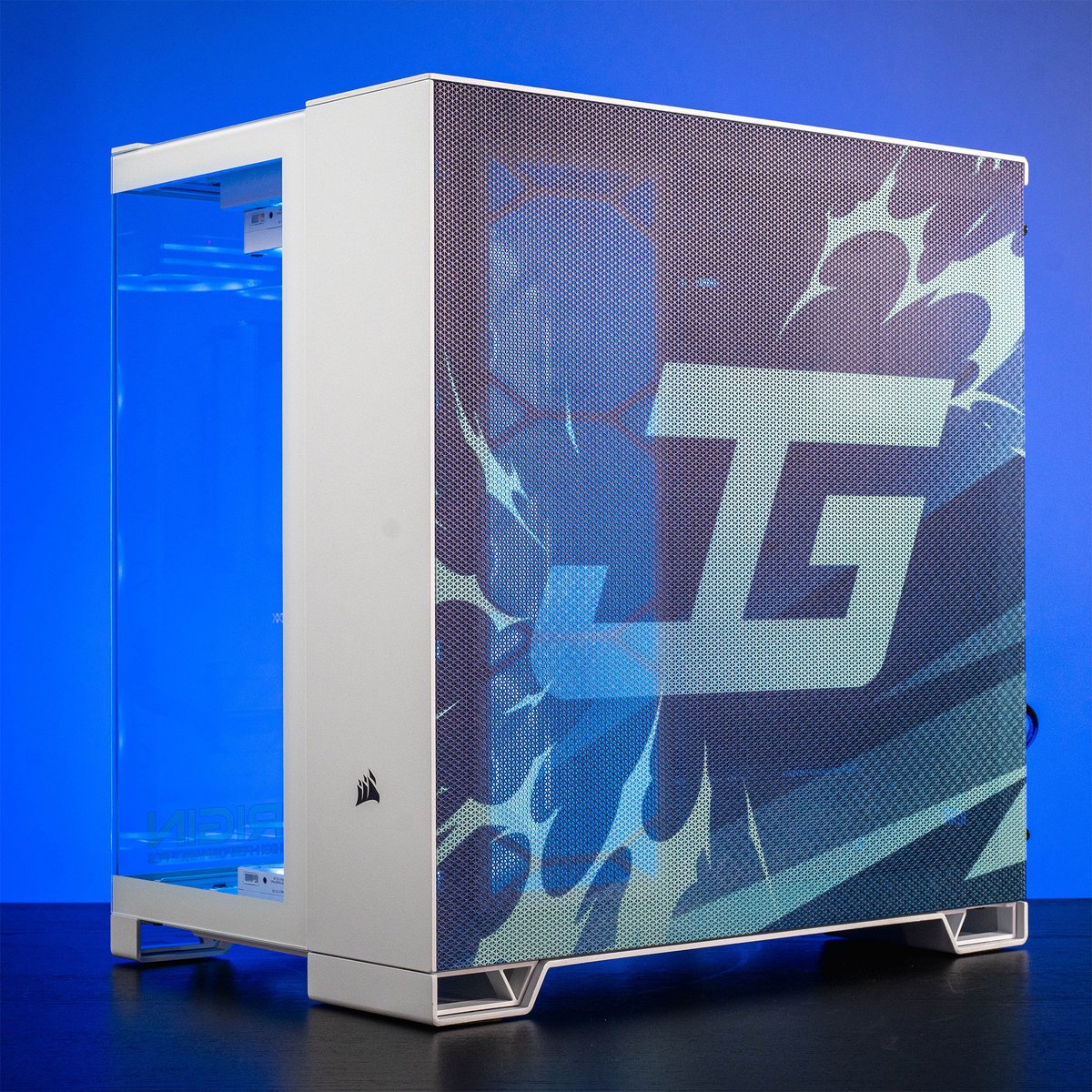 ORIGINPC's tweet image. We took @JoblessGarrett to the next level with his setup with a new custom PC 💎 Who doesn&apos;t love an all white build? 

#originpc #originpcfamily #custompc #gamingpc