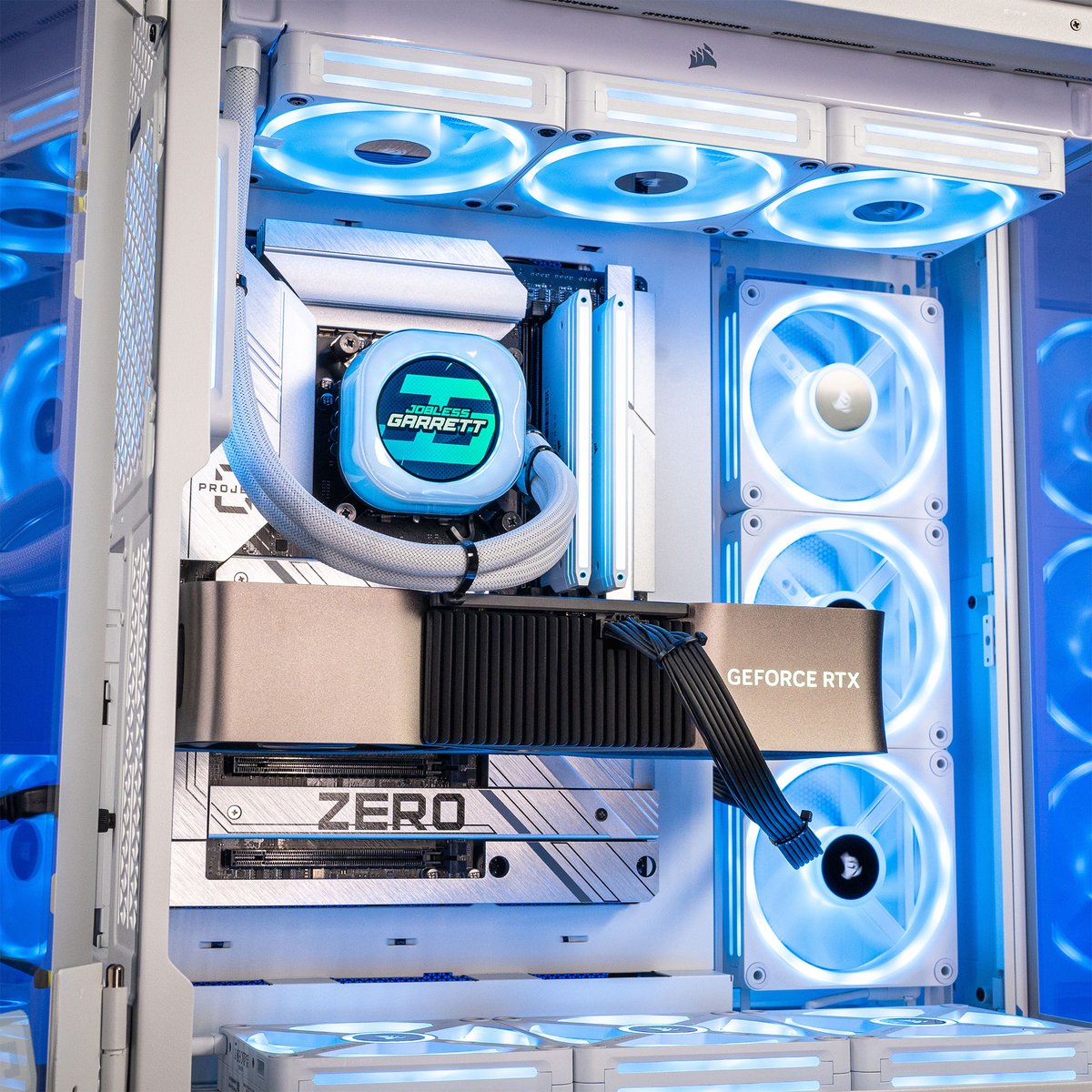 ORIGINPC's tweet image. We took @JoblessGarrett to the next level with his setup with a new custom PC 💎 Who doesn&apos;t love an all white build? 

#originpc #originpcfamily #custompc #gamingpc