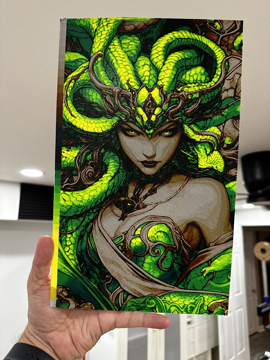 hueforge's tweet image. Another 6 color print knocked out on the @Prusa3D XL!  Due to my own mistake, this one sat waiting for Filament over the weekend and picked up perfectly when I got back, reheated the nozzle and kept going. 

Because of how the blending was set up, the snakes can be backlit.…