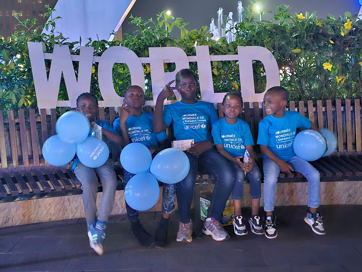 unicefcameroon's tweet photo. The world turns blue. 🩵🩵🩵
@unicefcameroon and Yaoundé Municipality light up the "I love my country" monument in blue 🩵for the 35th edition of #WCD2024 https://t.co/PH5ep31DXS