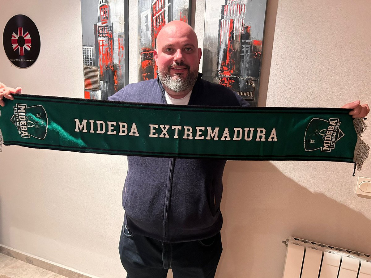 Este sábado 23,durante el partido, tendremos a la venta nuestra bufanda oficial. Hazte con ella por tan solo 10€.

🔥 Unidades limitadas, así que no te quedes sin la tuya.