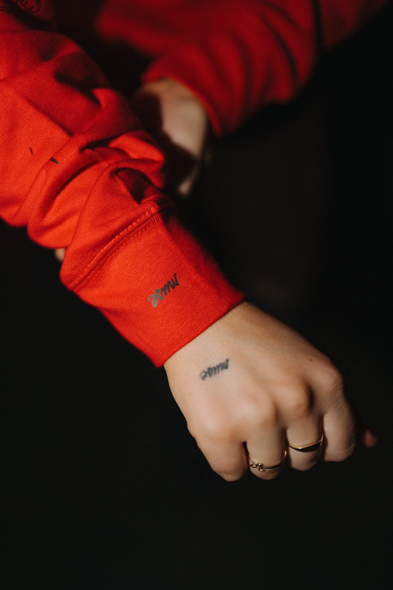 AshleyKutcher's tweet photo. friendly reminder you have only 4 DAYS LEFT to order my first edition tattoo hoodie before it’s gone forever!! https://t.co/4JExvNzvlc https://t.co/lwedEimOKv