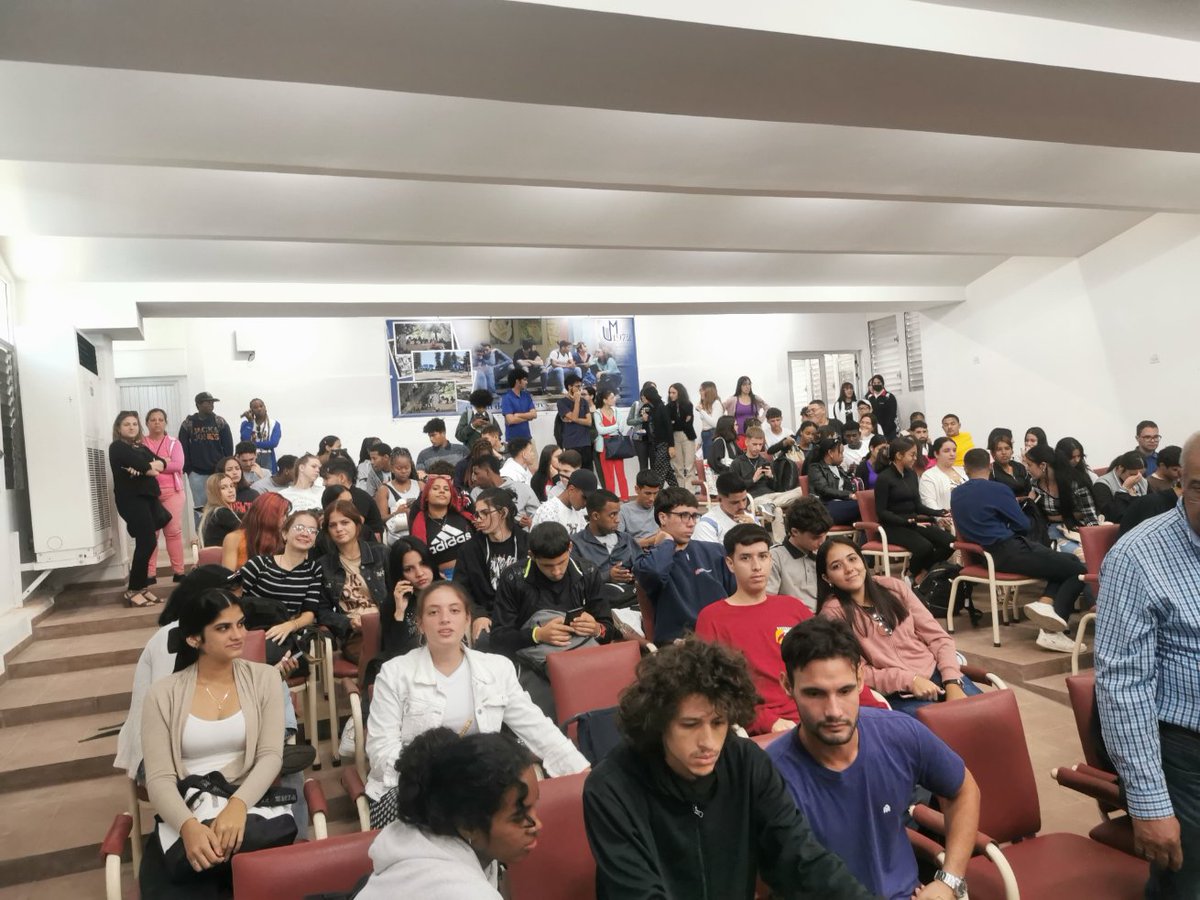 🎉 En la jornada del lunes la <a href="/universidad_um/">Universidad de Matanzas</a> celebró el Día del Estudiante con un acto de reconocimiento a la dedicación y el esfuerzo de nuestra comunidad universitaria.
Orgullosos de formar parte de esta gran familia.
#SomosFEU #AquiEstoyYo #DelaTallaDeEcheverría