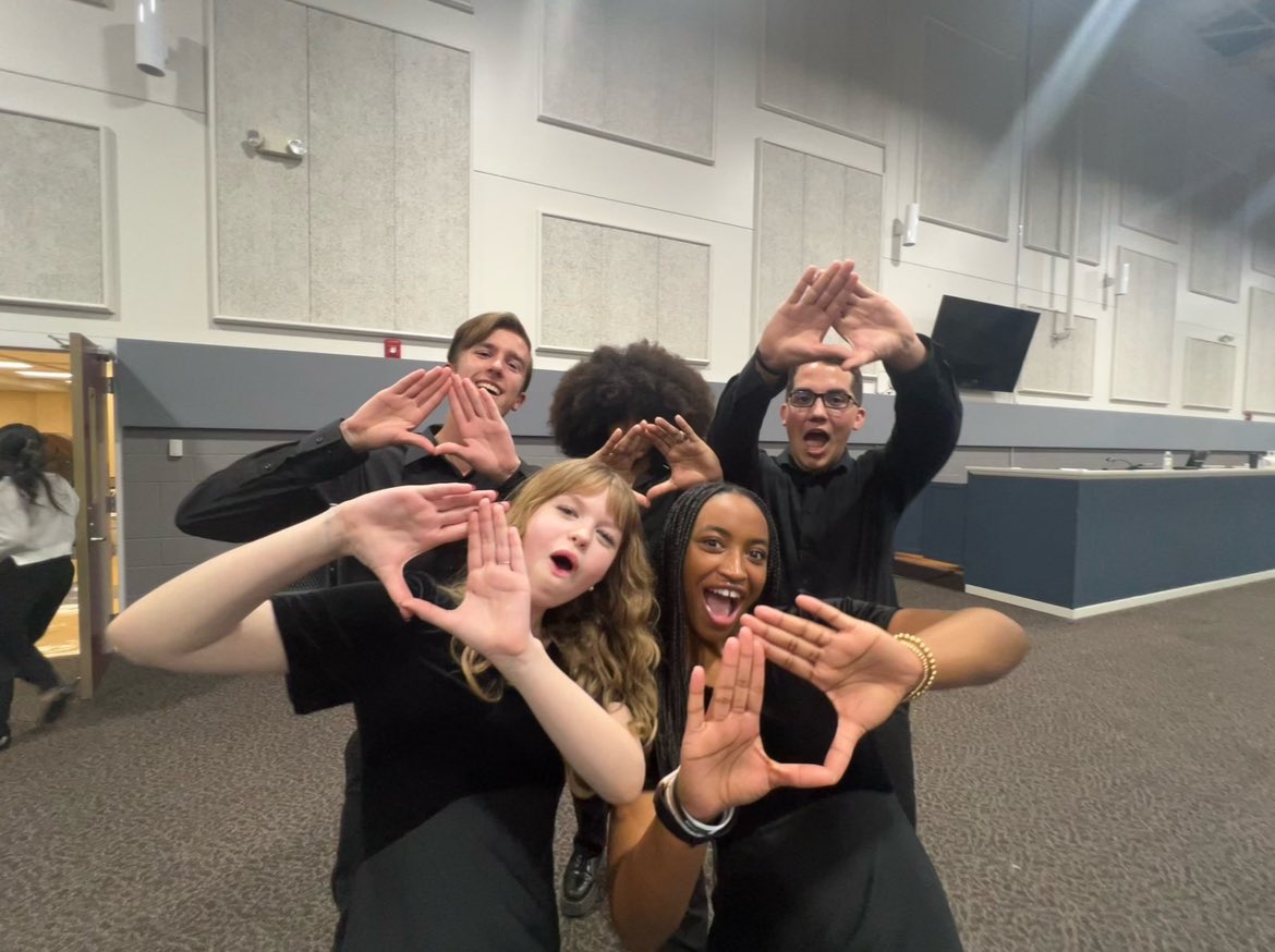OHS choir students throwing up their O's for Midstate Honor Choir! Congrats Luke, Cameron, Wyatt, Elle, and Victoria! The concerts were beautiful! ❤️