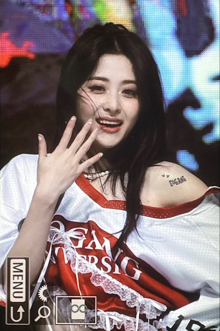 huh (@yunjinmiyav) on Twitter photo 