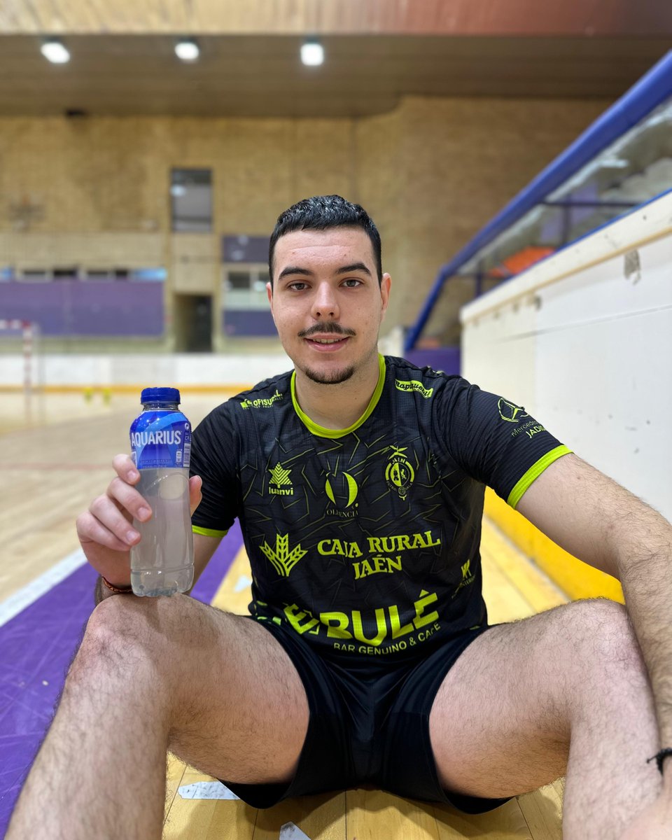 🥤Aquarius siempre acompañando a nuestros jugadores en sus entrenamientos y partidos

✅ By <a href="/CocaCola_es/">Coca-Cola España</a> 

#SomosJaén💛#FuturoAmarillo