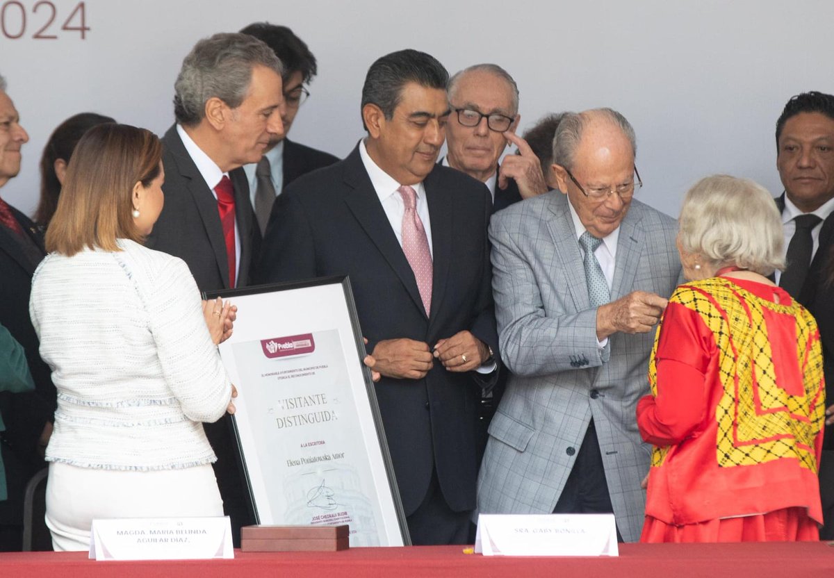 ElDivergentePue's tweet photo. Gobierno de la Ciudad se une al 2° Festival Revolucionario y a la entrega de la medalla «Carmen Serdán» a Elena Poniatowska

– Habrá talleres, conciertos y presentaciones de danza en diferentes puntos de la ciudad

https://t.co/ExmZQZsWcC https://t.co/F9ZxsNIu1l