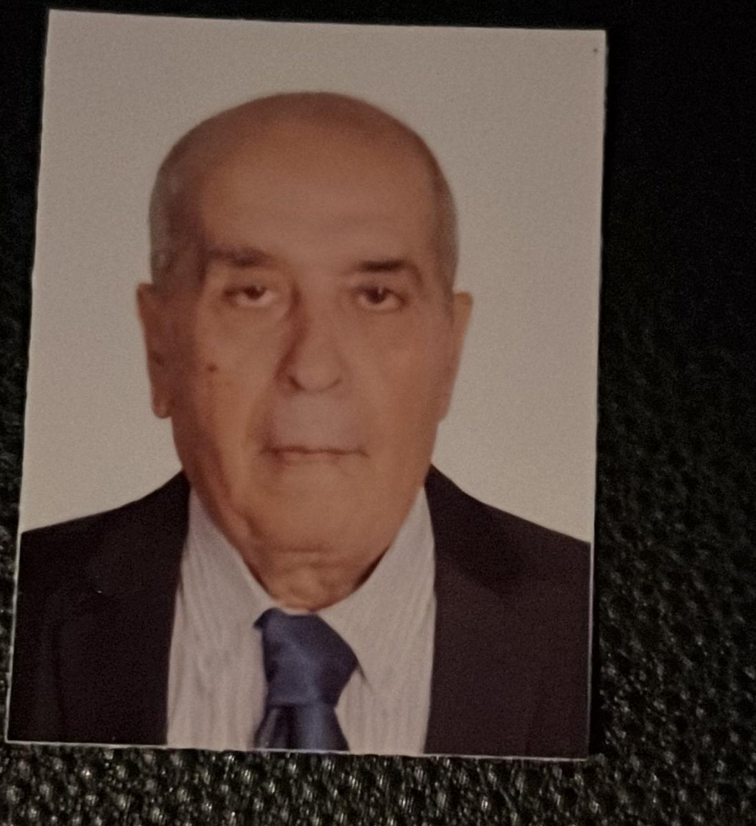 larazalloum's tweet photo. طوني عنتر  جارنا بالنيو سهيلة 
ترك بيته عالساعة ٥ بعد الظهر وما  رجع 
طوني بيحتاج لمساعدة وجزدانه بتلاقو فيه رقم عيلته 
اذا بتريدو share بركي حدا شافه 
70 007161 https://t.co/pPRohE8MSA