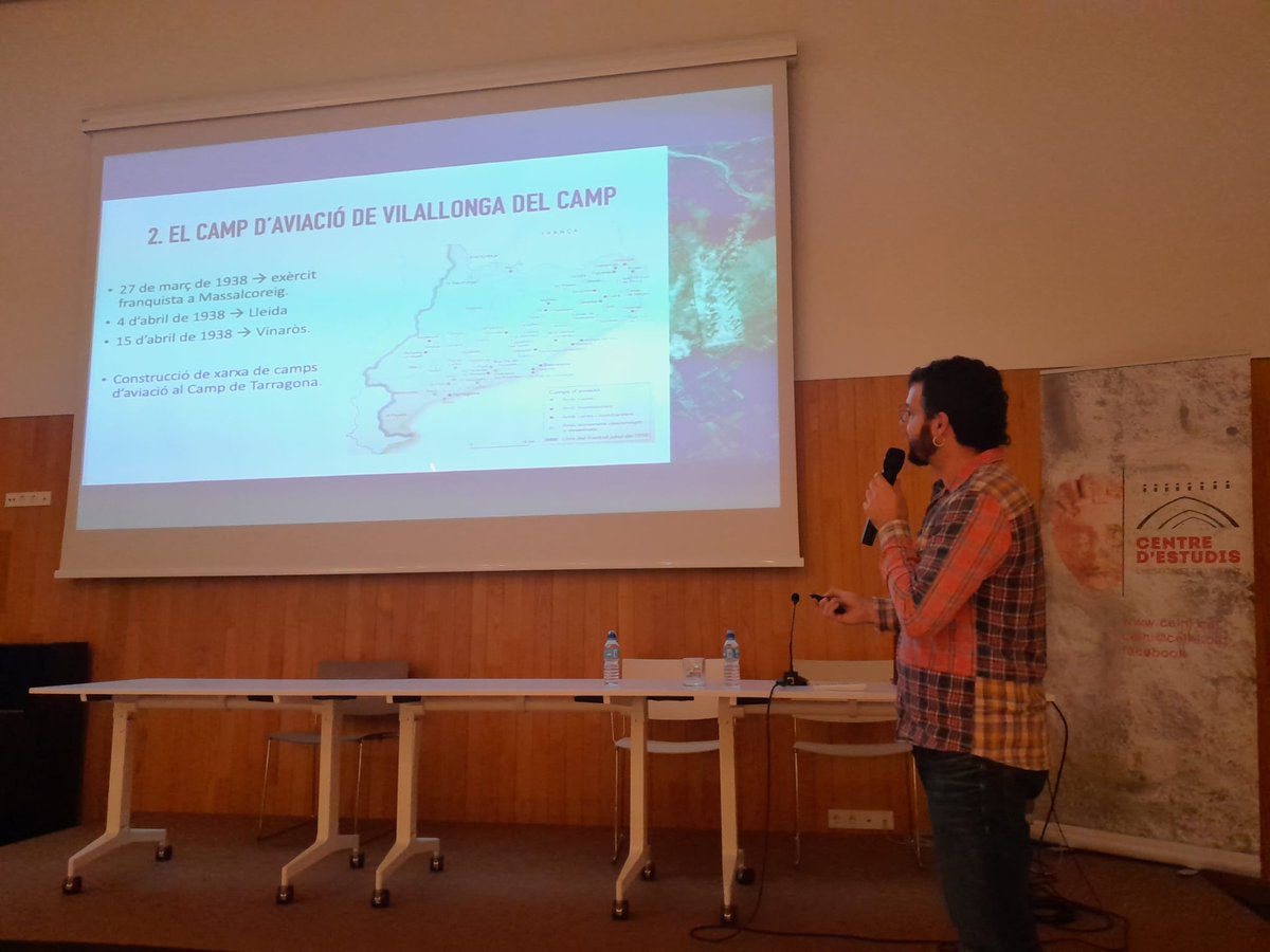 CELHI_'s tweet photo. 📣📣 Us deixem un recull de fotos 📸 de la conferència de dilluns!! 🗣️🗣️ Gràcies per la vostra assistència!

@ajuntament_vh @CELHI_ https://t.co/1iq9QoRhp6