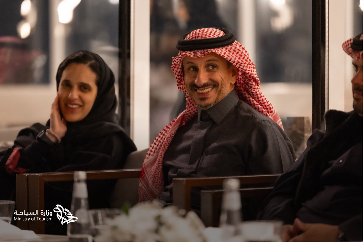 Saudi_MT's tweet photo. معالي وزير السياحة @AhmedAlKhateeb يصل إلى #منطقة_حائل، وذلك في إطار جولة معاليه على عدد من الوجهات ضمن #شتاء_السعودية. https://t.co/gXqXopTnD9