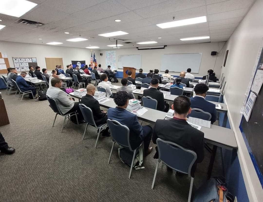 DPDRecruiting's tweet image. Class 403, congratulations on taking the first step. We wish you the best of luck in your pursuit of becoming a Dallas Police Officer. 

Join our team by contacting a recruiter at 214-671-4409 or dpdrecruiting@dallas.gov.
#joinDPD