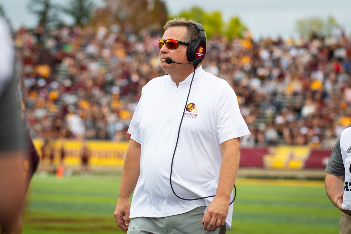 🏈 @cmu_football Head Coach Jim McElwain to retire after four decades coaching college football....

📰 bit.ly/4fVAnLb

#FireUpChips 🔥⬆️🏈