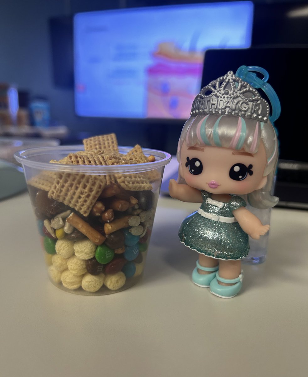 twiinzroxxi's tweet image. #shitting