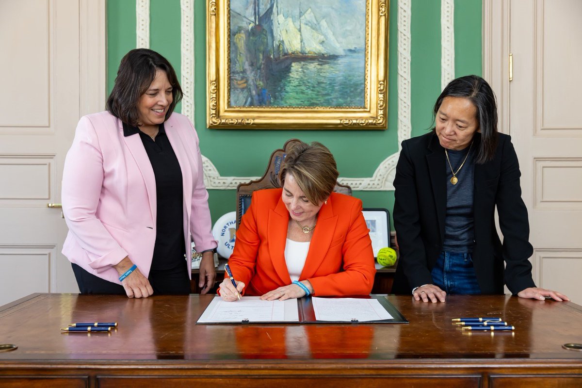Massachusetts Life Sciences Center (@malifesciences) on Twitter photo A momentous day for our ecosystem and our Commonwealth and a new chapter for the Massachusetts Life Sciences Initiative. Today, <a href="/MassGovernor/">Governor Maura Healey</a> signed into law the Mass Leads Act, an economic development bill that will build on the success of our renowned life sciences sector. A momentous day for our ecosystem and our Commonwealth and a new chapter for the Massachusetts Life Sciences Initiative. Today, <a href="/MassGovernor/">Governor Maura Healey</a> signed into law the Mass Leads Act, an economic development bill that will build on the success of our renowned life sciences sector.