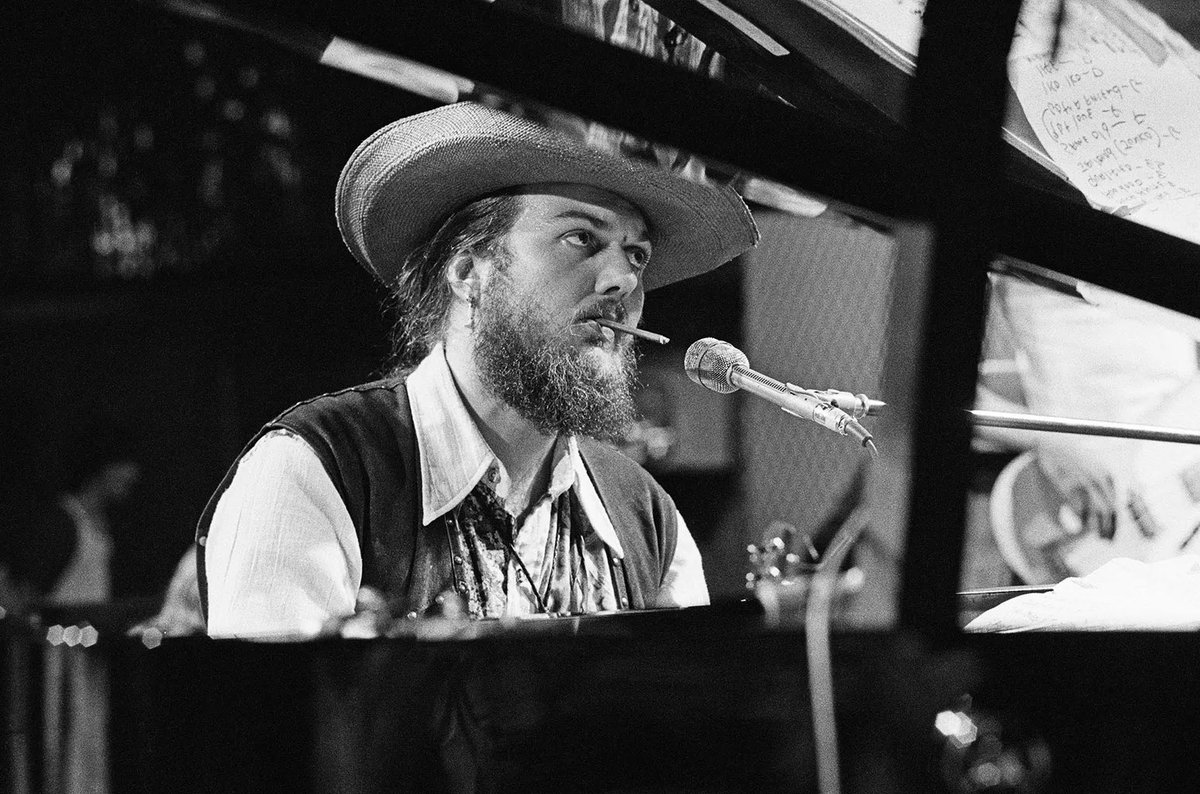 HolySoulBlog's tweet photo. Happy Birthday, Mac https://t.co/OhYxufSYHu
