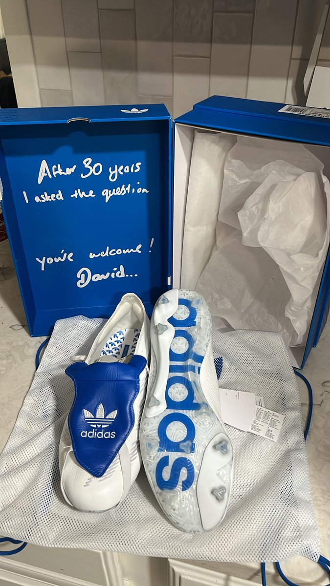 GK Coach Adam (@gkcoachadam) on Twitter photo Cheers <a href="/adidasfootball/">adidas Football</a>
Proper GK Coach boot this - gonna be a couple of crowd finders with it pinging off the right peg Cheers <a href="/adidasfootball/">adidas Football</a>
Proper GK Coach boot this - gonna be a couple of crowd finders with it pinging off the right peg