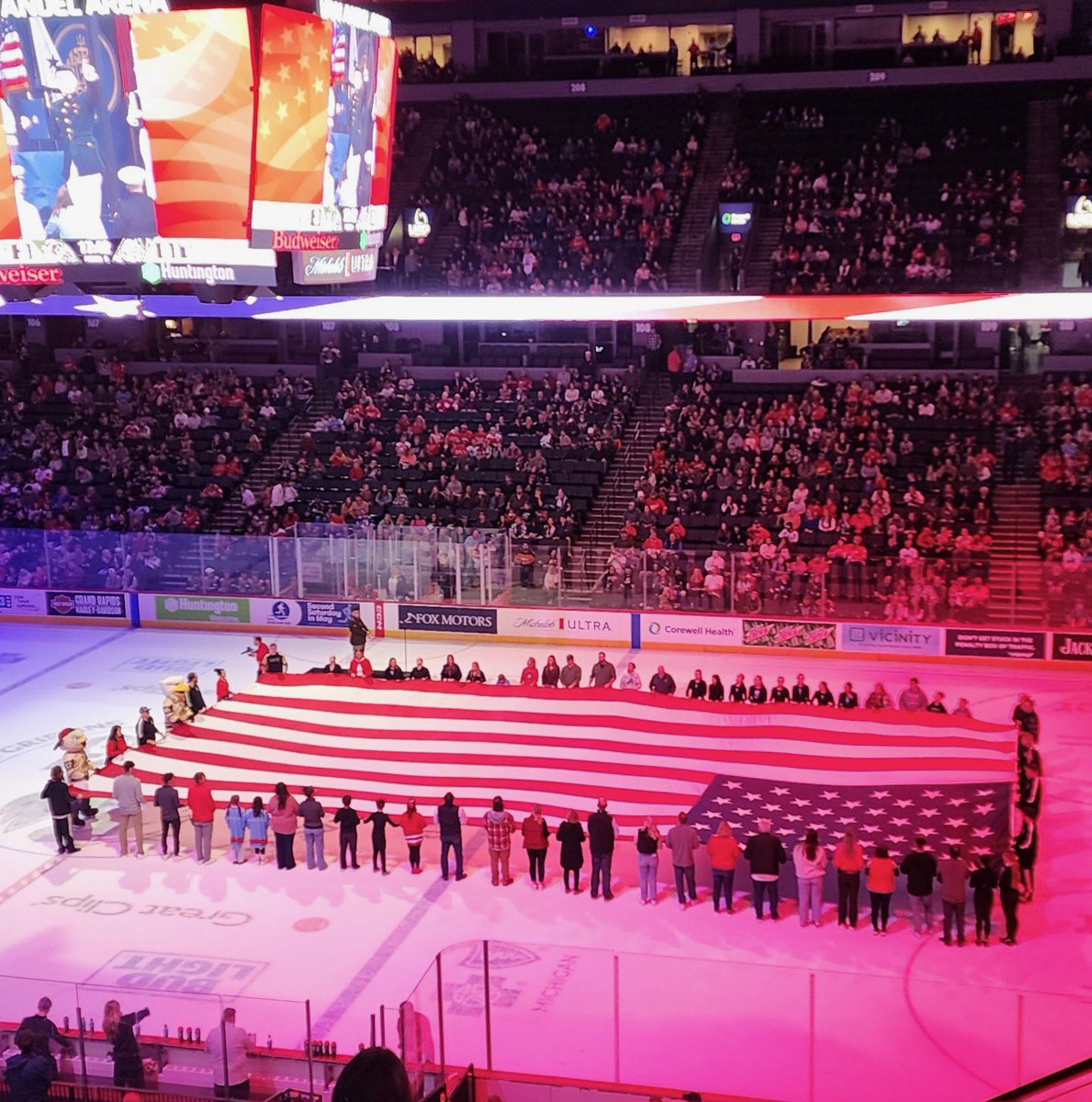 gvsuvub's tweet photo. Veterans Upward Bound took part in wonderful events to Celebrate Veteran's Day.🎆
🇺🇸Post a photo of your favorite Veteran's Day experience🇺🇸 https://t.co/m4JU3nwMXL