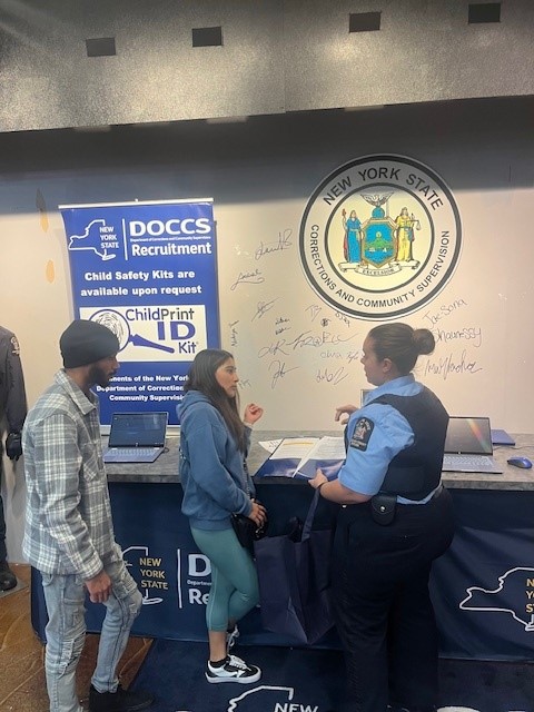NYSDOCCS's tweet image. DOCCS is hiring! Join us at Destiny USA Mall – 1 Destiny USA Drive, Syracuse, NY 13204. From now until January 5th, you can visit during regular mall hours Monday through Thursday 10am-8pm, Friday and Saturday 10am-9pm and Sunday from 11am-6pm.