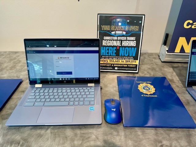 NYSDOCCS's tweet image. DOCCS is hiring! Join us at Destiny USA Mall – 1 Destiny USA Drive, Syracuse, NY 13204. From now until January 5th, you can visit during regular mall hours Monday through Thursday 10am-8pm, Friday and Saturday 10am-9pm and Sunday from 11am-6pm.