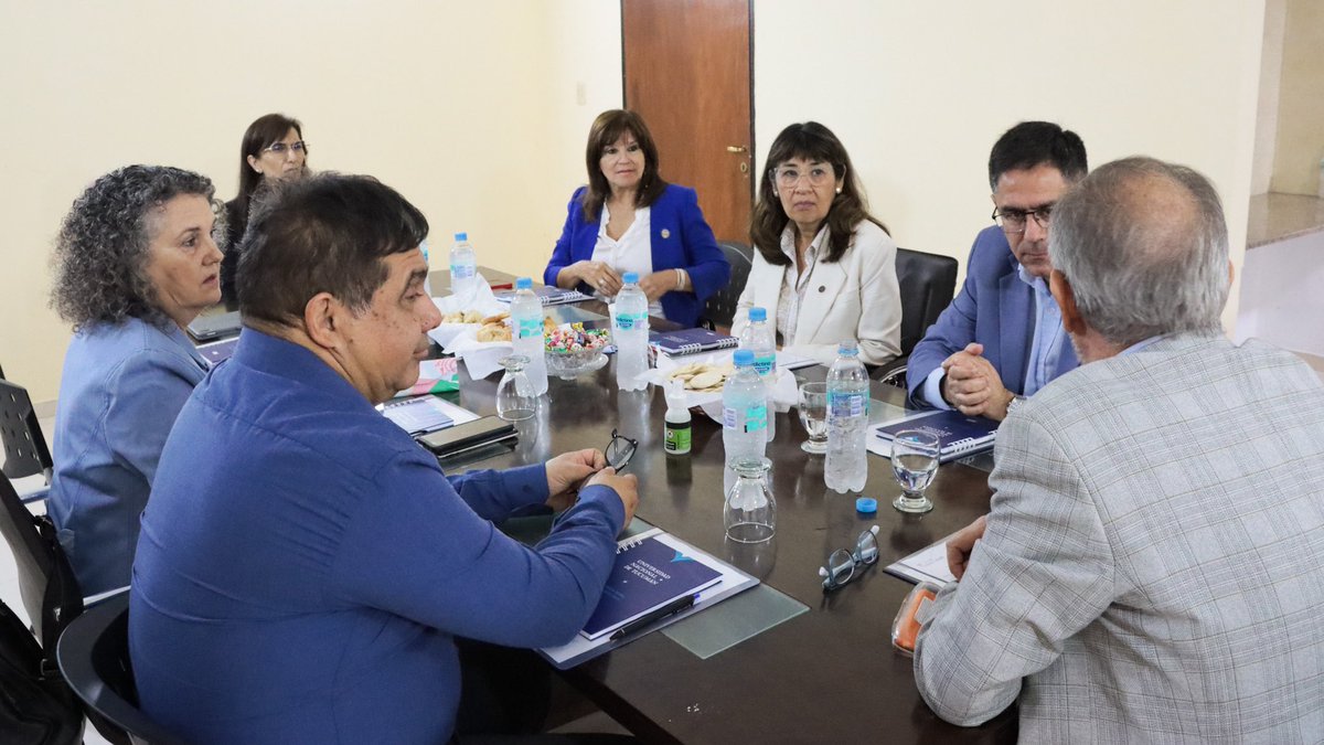 Trabajo conjunto con rectores del NOA y Cuyo 🤝

Asistí a la Sesión Plenaria del Consorcio de Universidades Públicas Horco Molle donde trabajamos en iniciativas que promueven políticas universitarias articuladas para impulsar el desarrollo social y académico de la región.