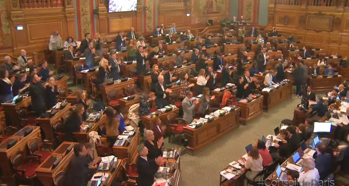 Helenebidard's tweet photo. Très heureuse de l'adoption aujourd'hui en #ConseildeParis du nouveau Plan Local d’Urbanisme bioclimatique #PLUb qui répond aux grands enjeux sociaux et écologiques de notre capitale. Je me réjouis particulièrement des 10 adresses réservées pour de nouveaux équipements jeunesse ! https://t.co/DGLTWa7bl5