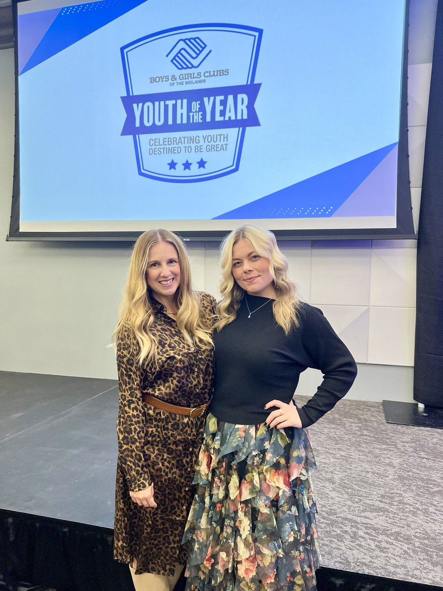 ksidzyik's tweet photo. Always happy to hang out with @bridgethad AND support the community. Double win. Thanks for having us, Boys &amp; Girls Clubs of the Midlands. It was a very inspirational evening! 🫶🏻💚 https://t.co/wDb2Q71hvg