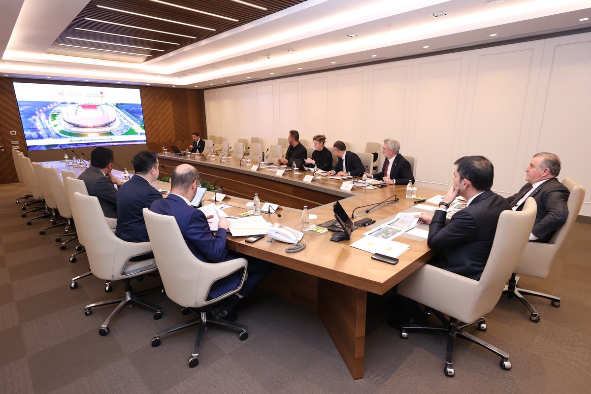 Gençlik ve Spor Bakanımız Osman Aşkın Bak (<a href="/OA_BAK/">Dr. Osman Aşkın Bak</a>) ve Çevre, Şehircilik ve İklim Değişikliği Bakanımız Murat Kurum (<a href="/murat_kurum/">Murat KURUM</a>) ile görüşme gerçekleştirdik. 

Şehrimizde devam eden spor yatırımları ve bakanlığımız ile ortak gerçekleştireceğimiz çalışmaları planladık.

Sn. Bak