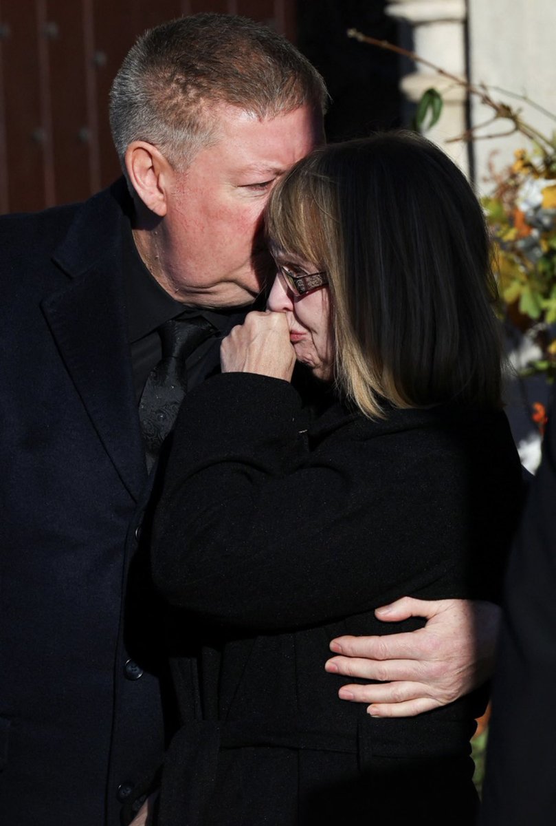 May God comfort your hearts ❤️‍🩹
#LiamPayne