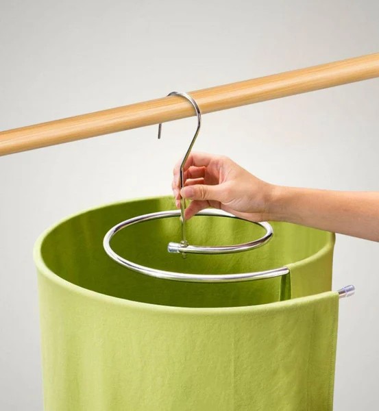 SOPEBOYFRIEND's tweet photo. Le cintre pour les draps, une révolution https://t.co/hialh9UrTE